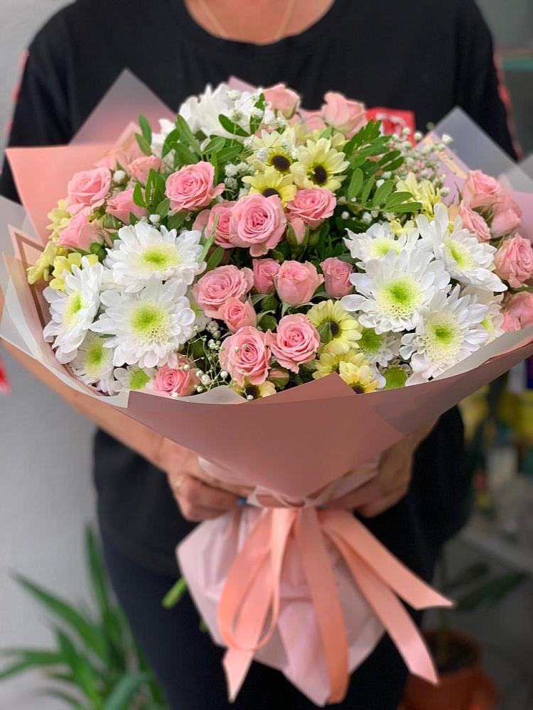 Букет цветов из: Розы и Хризантемы в Чегеме