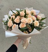 Букет Кремовые розы Латте в Чегеме