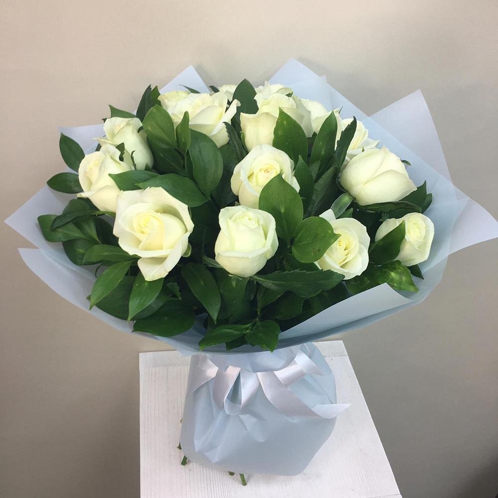 Букет 15 Белых роз Проуд в Чегеме