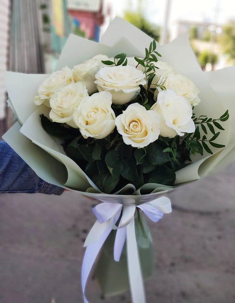 Букет Белые розы Проуд в Чегеме