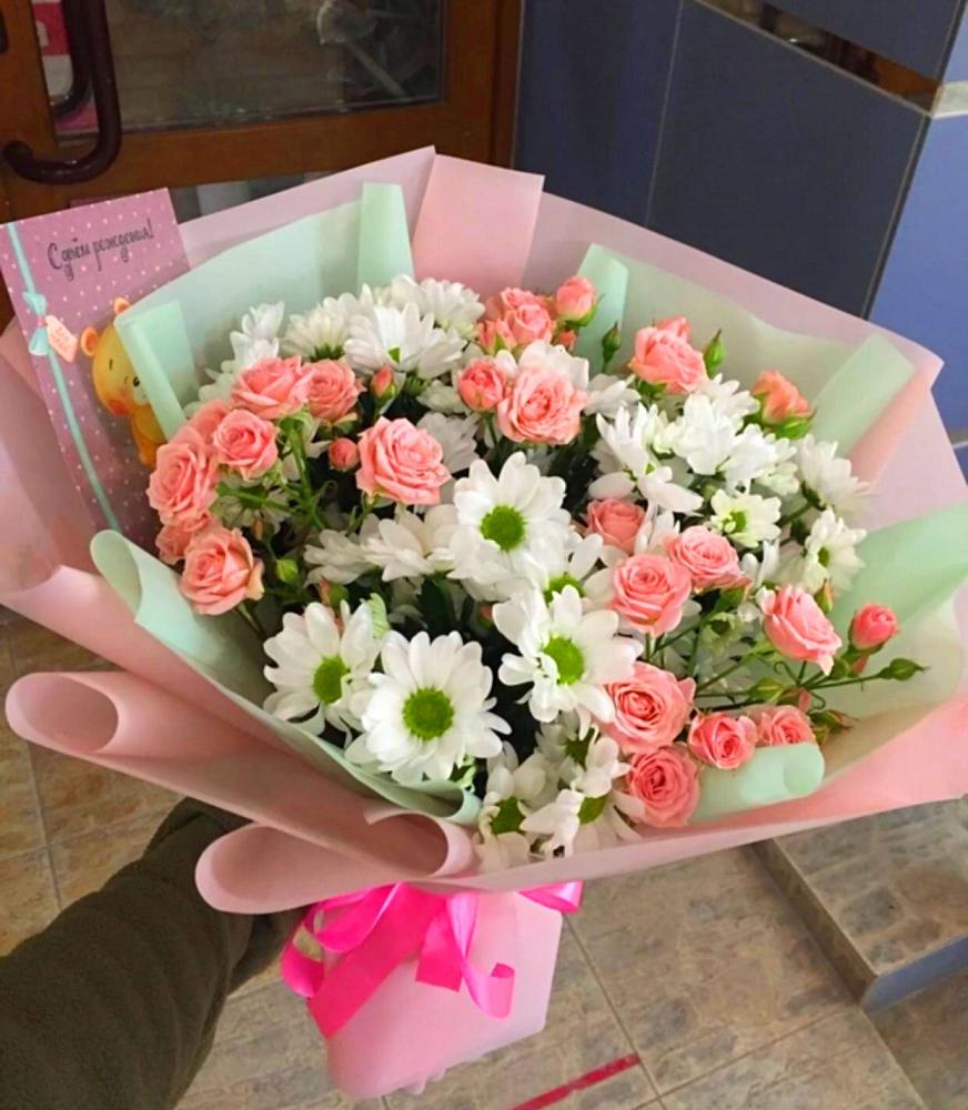 Букет Жемчужная россыпь в Чегеме Букет цветов из: Розы и Хризантемы в Чегеме