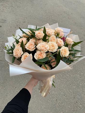 Букет Кремовые розы Латте в Чегеме