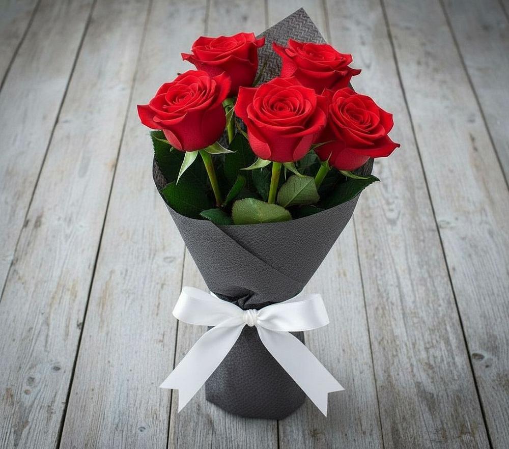 Букет 5 Красных роз Эдлесс Лав в Чегеме