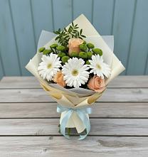 Букет герберы и розы в Чегеме Букет цветов из:  Герберы, Розы и Хризантемы в Чегеме
